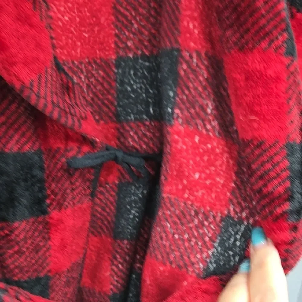 Cuddl Duds Kids Chill Chaser Red Black Buffalo Plaid Child Robe Faux Fur Plush